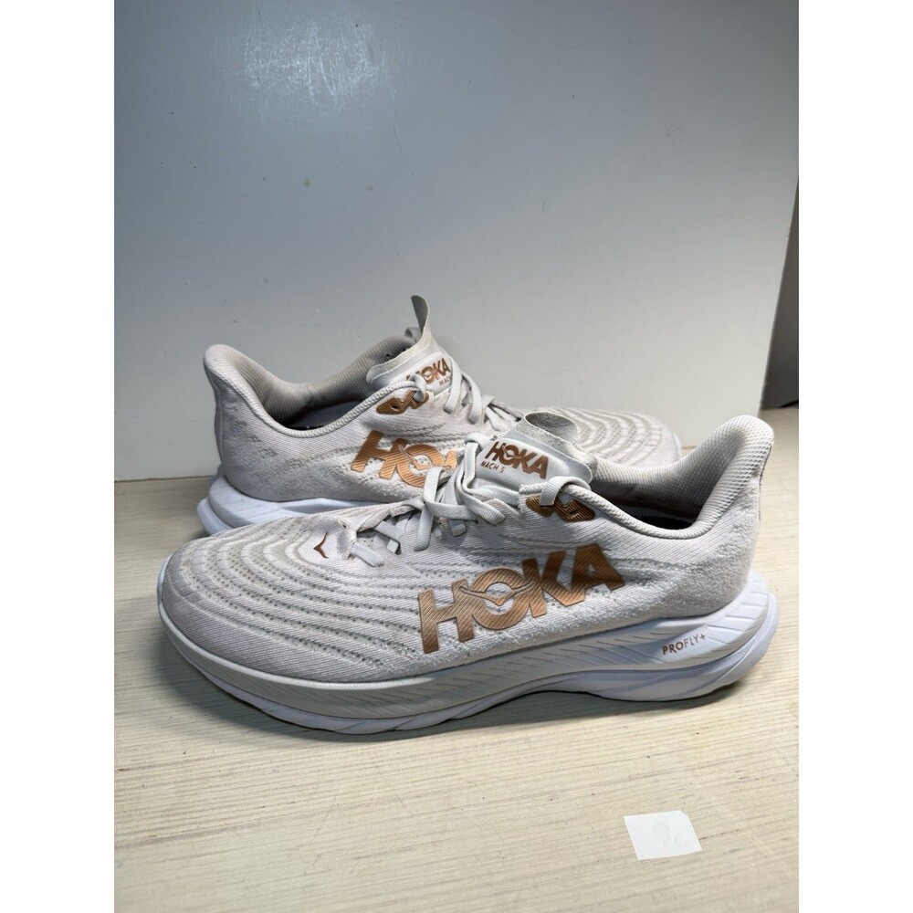 Hoka Mach 5 Mens Running Shoes Size 10.5 White Cream Rose Gold Sneakers Athletic